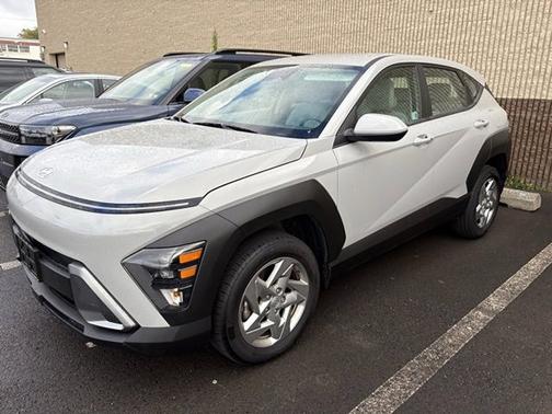 2024 Hyundai KONA SE