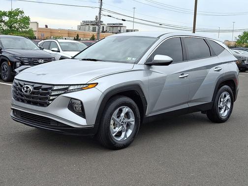 2023 Hyundai TUCSON SE