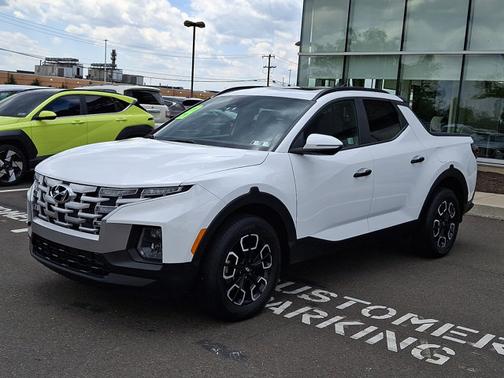 White 2024 Hyundai SANTA CRUZ SEL