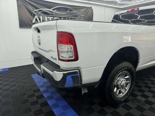 2019 RAM 2500 Tradesman Crew Cab 4x4 8' Box