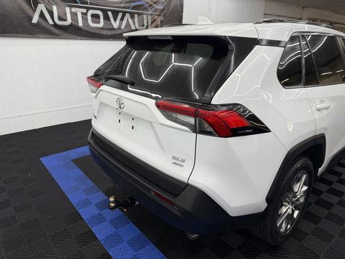 2020 Toyota RAV4 XLE Premium