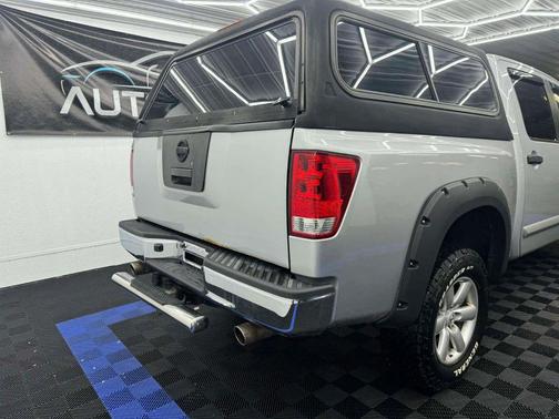 2012 Nissan Titan SV