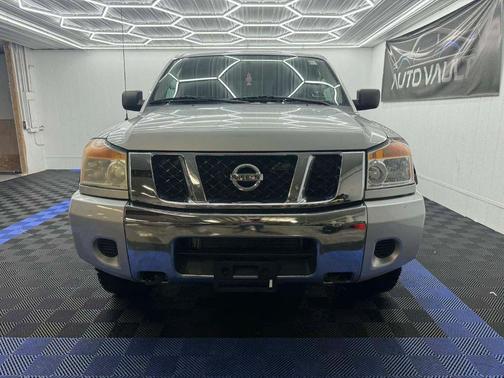 2012 Nissan Titan SV