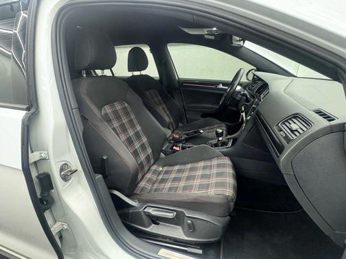 2016 Volkswagen Golf GTI 2.0T S 4-Door