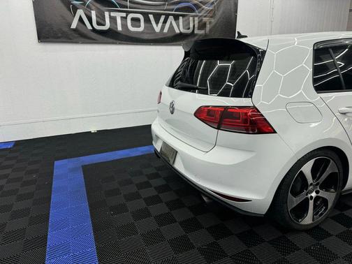 2016 Volkswagen Golf GTI 2.0T S 4-Door