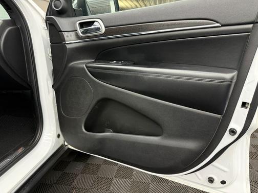 Bright White Clearcoat 2018 Jeep Grand Cherokee Limited
