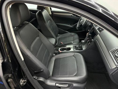 2014 Volkswagen Passat 2.5L SE