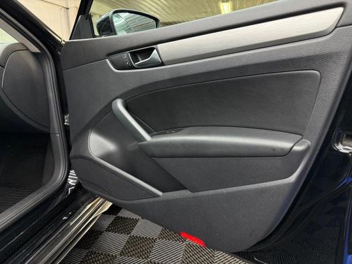 2014 Volkswagen Passat 2.5L SE