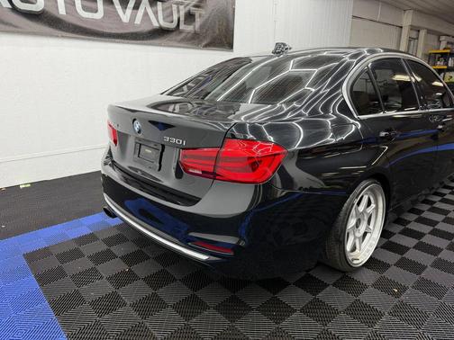 2017 BMW 330 i xDrive