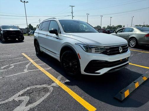 2022 Volkswagen Tiguan 2.0T SE R-Line Black 4MOTION