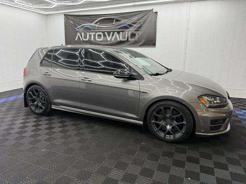 2017 Volkswagen Golf R 2.0T DSG