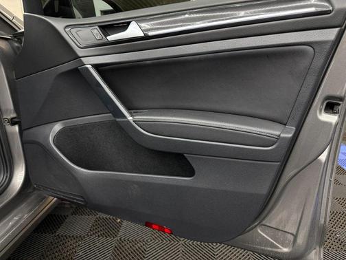 2017 Volkswagen Golf R 2.0T DSG