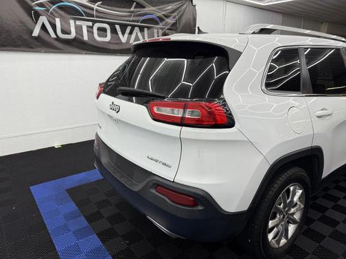 2015 Jeep Cherokee Sport