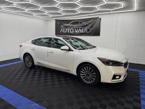 2017 Kia Cadenza Premium