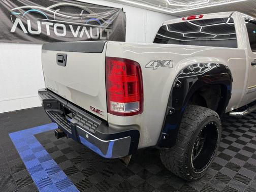 2009 GMC Sierra 2500 SLE Crew Cab