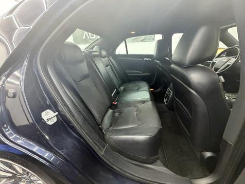 Blackberry Pearlcoat 2012 Chrysler 300C Base