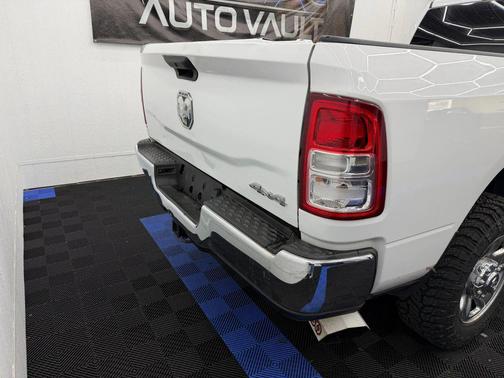 2021 RAM 3500 Tradesman Regular Cab 4x4 8' Box