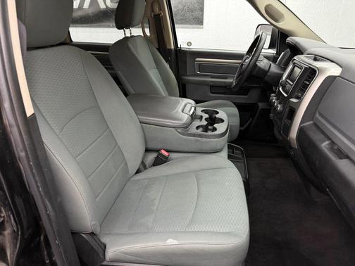 2017 RAM 1500 SLT