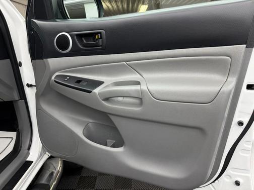 2013 Toyota Tacoma Base