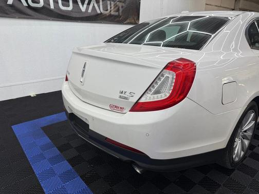 2014 Lincoln MKS Base