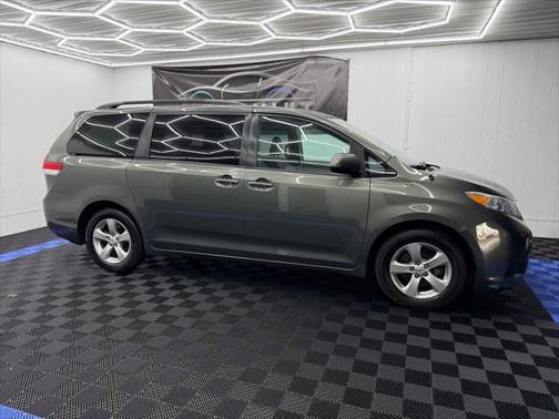 2012 Toyota Sienna LE