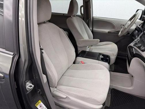 2012 Toyota Sienna LE