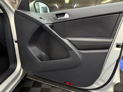 2013 Volkswagen Tiguan 2.0T SE 4MOTION