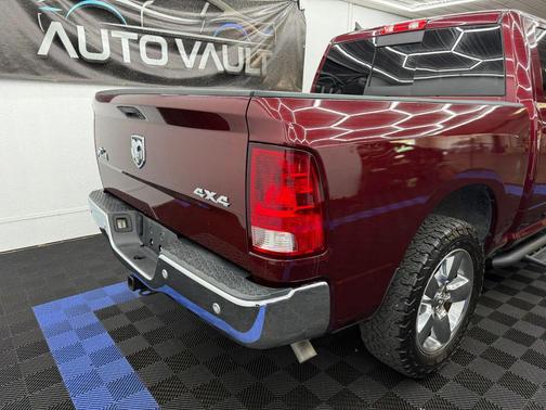Delmonico Red Pearlcoat 2017 RAM 1500 Big Horn