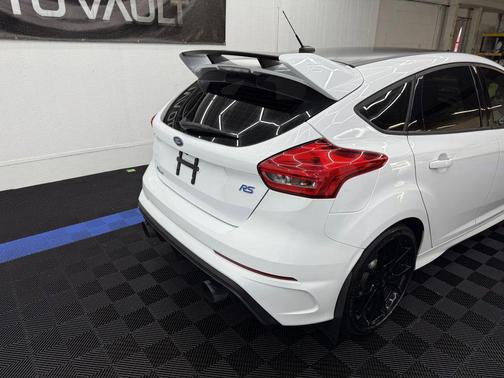 2017 Ford Focus RS Base