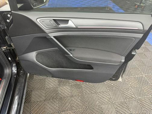 2018 Volkswagen Golf GTI 2.0T S 4-Door