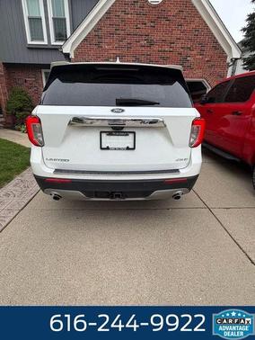 White Metallic 2022 Ford Explorer Limited