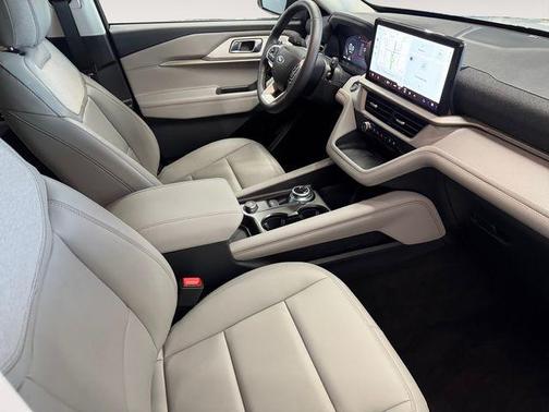 Space White Metallic 2026 Ford Explorer Active