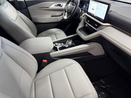 Space White Metallic 2026 Ford Explorer Active