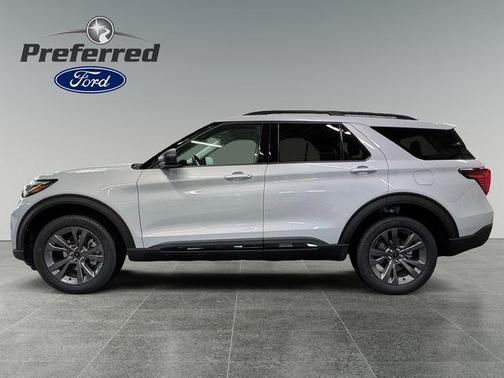 Space White Metallic 2026 Ford Explorer Active