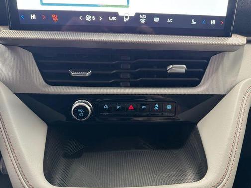 Space White Metallic 2026 Ford Explorer Active