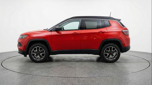 Red Hot Pearlcoat 2025 Jeep Compass Trailhawk