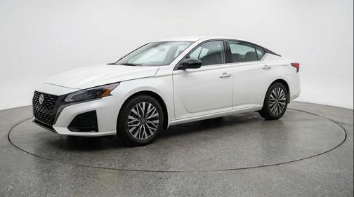 2025 Nissan Altima SV FWD