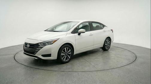Aspen White Tricoat 2025 Nissan Versa 1.6 SV