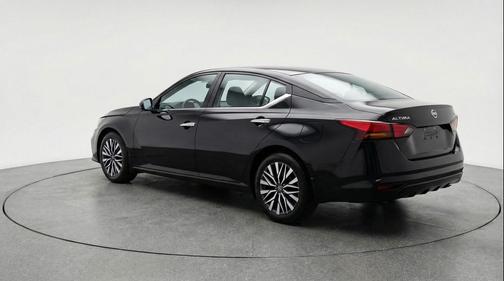 Super Black 2025 Nissan Altima SV FWD