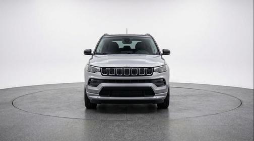 Silver Zynith Metallic Clearcoat 2025 Jeep Compass Limited