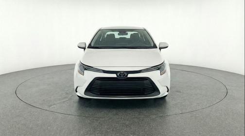 Ice Cap 2025 Toyota Corolla LE