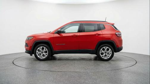 Red Hot Pearlcoat 2025 Jeep Compass Latitude