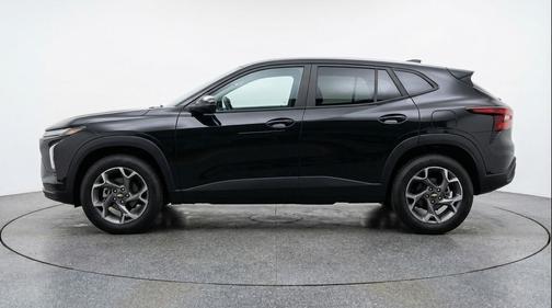 Mosaic Black Metallic 2025 Chevrolet Trax LT