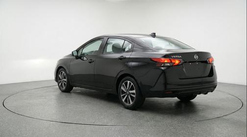 Super Black 2025 Nissan Versa 1.6 SV