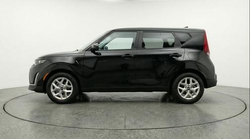 Fusion Black 2025 Kia Soul LX
