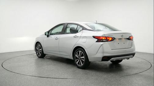 Brilliant Silver Metallic 2025 Nissan Versa 1.6 SV