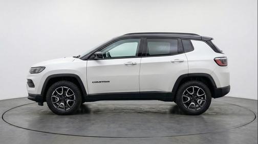Bright White Clearcoat 2025 Jeep Compass Trailhawk