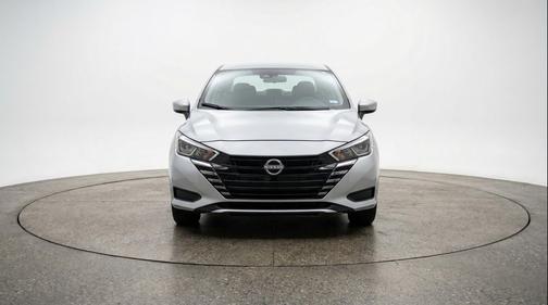 Brilliant Silver Metallic 2025 Nissan Versa 1.6 SV