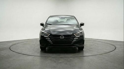 Super Black 2025 Nissan Versa 1.6 SV