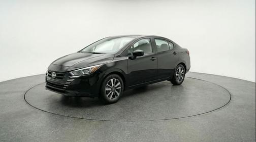 Super Black 2025 Nissan Versa 1.6 SV